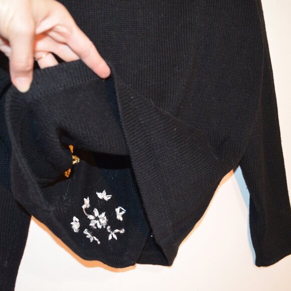 Victoria Jones (R) Knit Embroidery Christmasy Snow Flakes Beads Black Jacket S - Picture 7 of 7